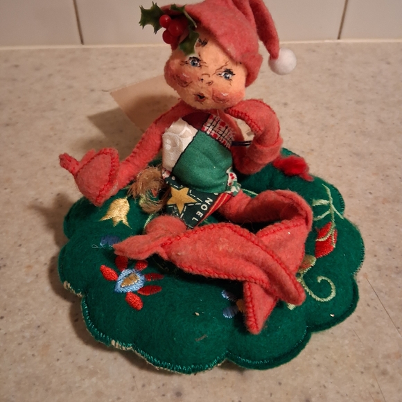 4 Annalee Dolls - Picture 2 of 6